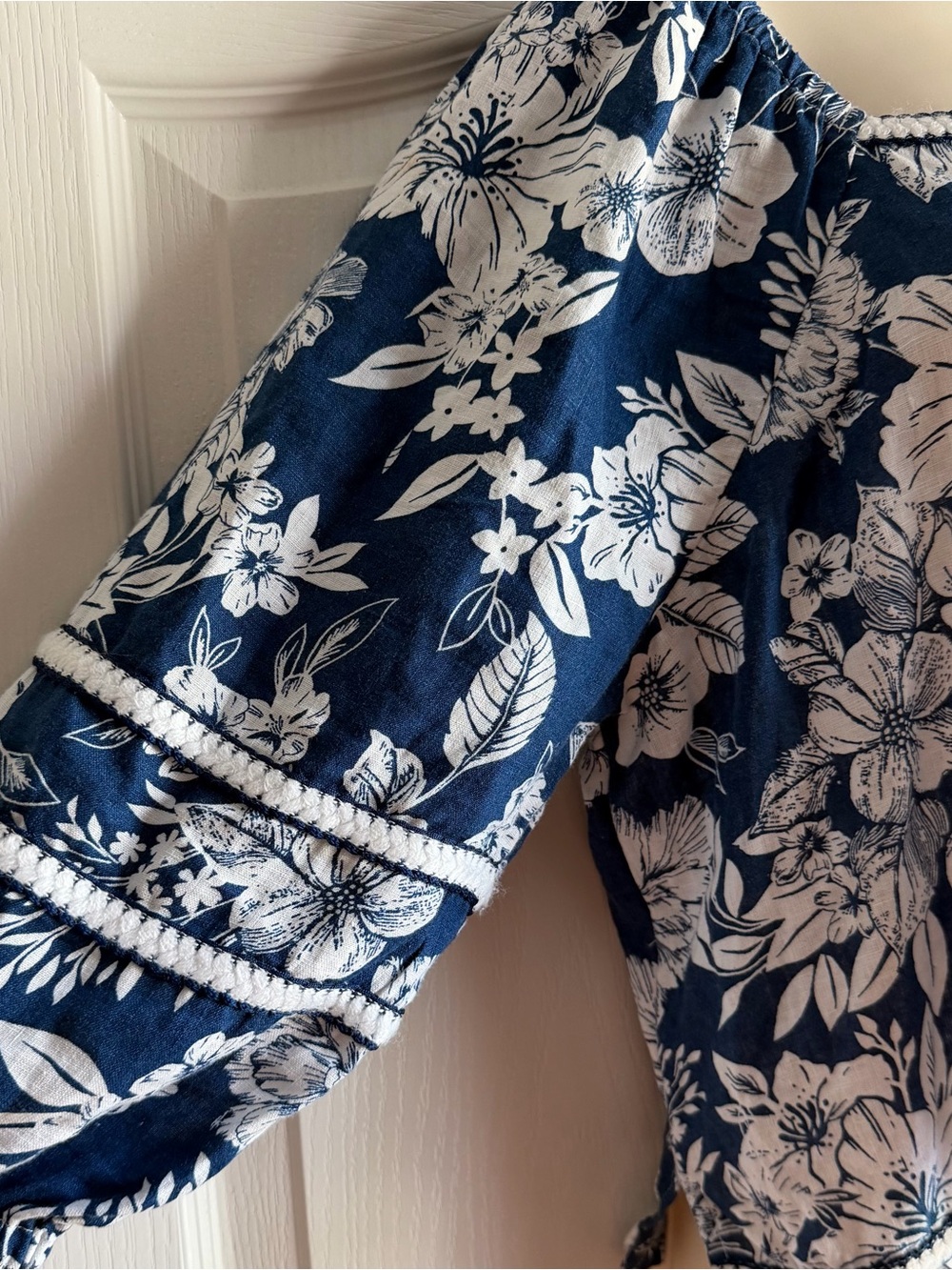 C&C California Floral Linen Top - Picture 4 of 7